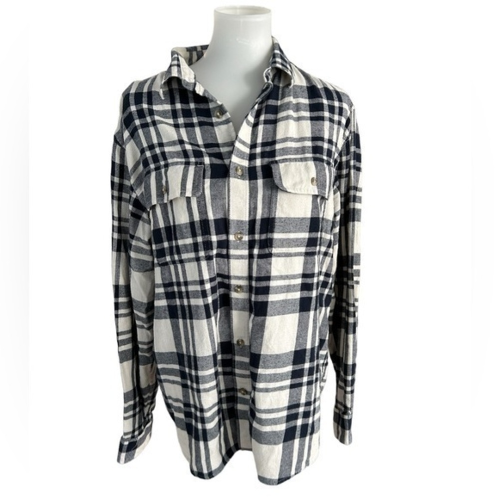 Old Navy regular fit build in flex flannel button-down shirt